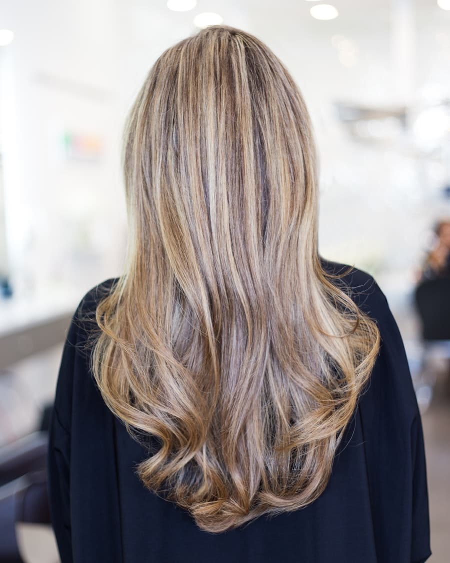 Balayage blond réalisé en salon